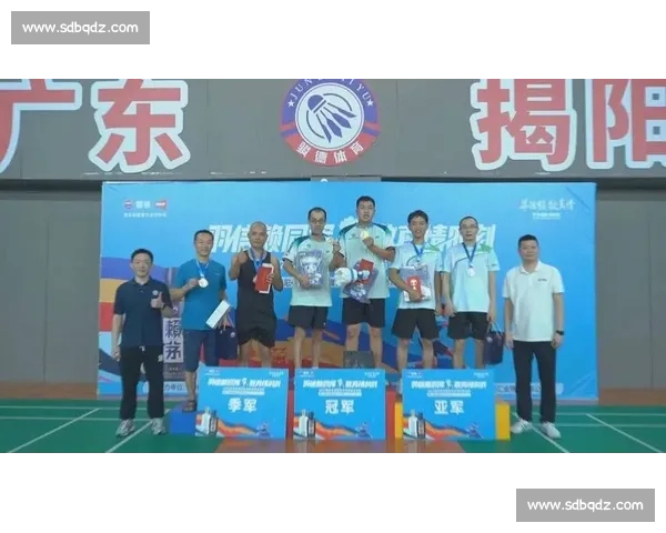 揭阳首届高校校友会羽毛球赛落幕：以 “羽” 为桥聚校友力量
